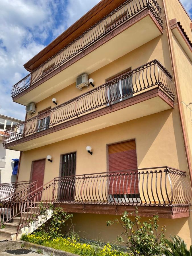Апартаменти Pipa'S Suntrap Таорміна Екстер'єр фото